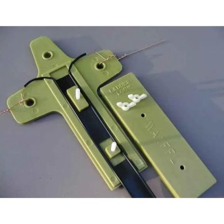Discontinued Radio Works LADDER-LOC Dipole centre piece for 450 Ohm ladder line